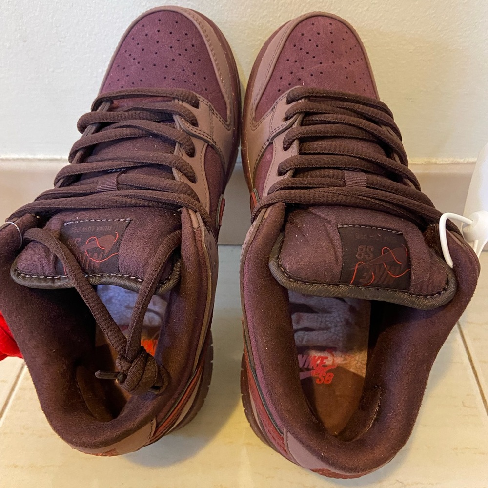 Nike SB dunk low “city of love”